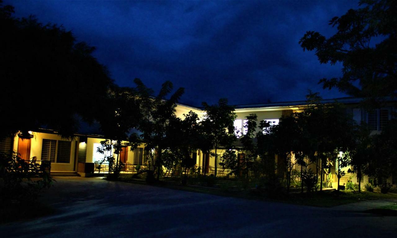 My Parents Guesthouse Kampot Exterior foto